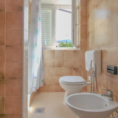 Apartment Adila 4 *