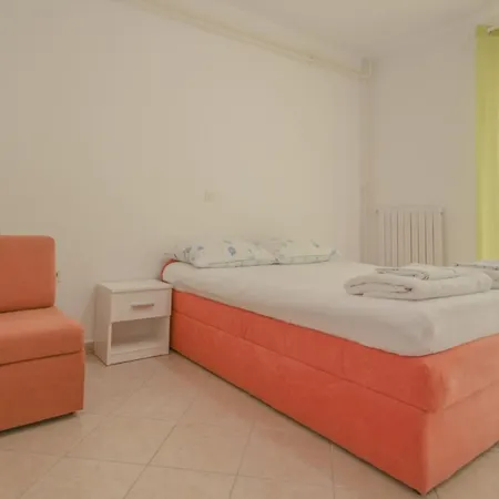 Adila 4 Apartment *