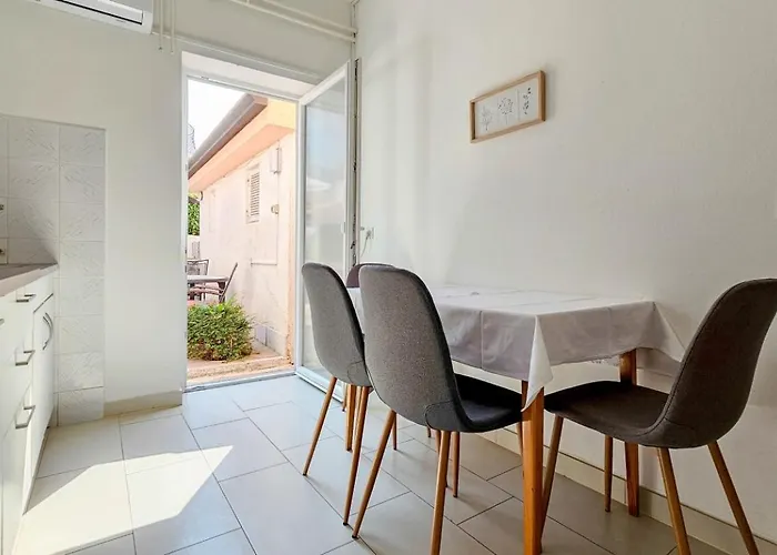 Adila 4 Novigrad Istria