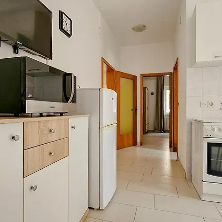 Appartamento Adila 4 *